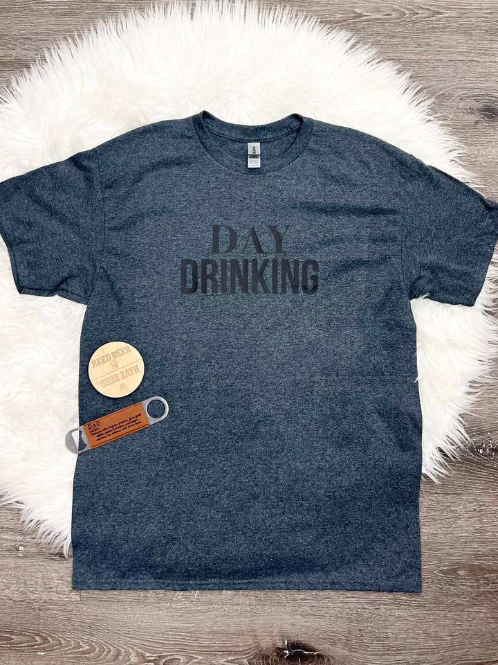 T-Shirt zum Trinken für den Tag für den Großhandel von Two Cute Boutique LLC