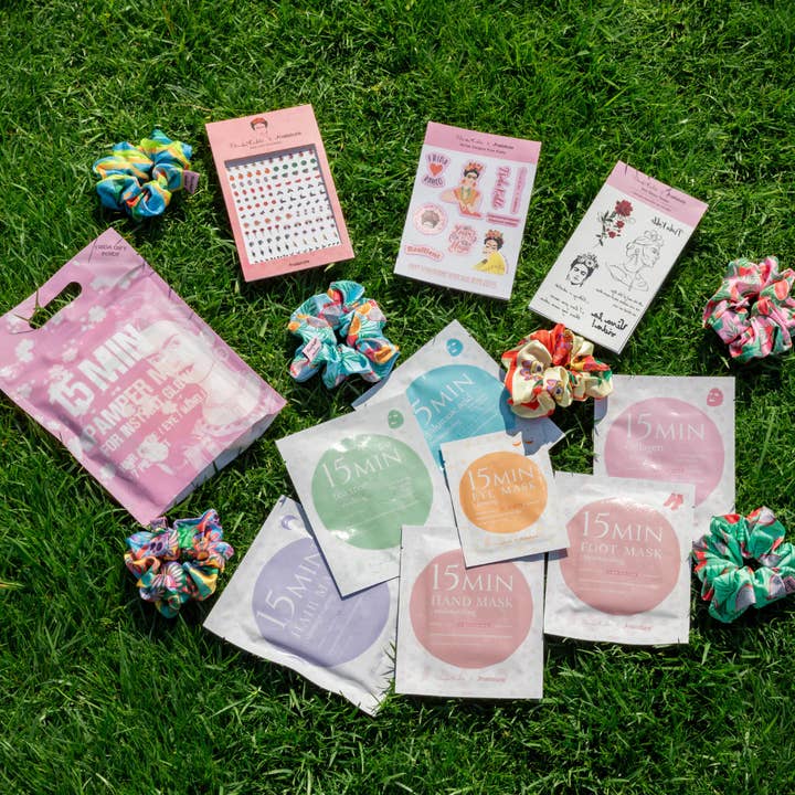 15 Min Pamper Me Kit x Frida Kahlo B (8 pc) for wholesale by Naisture
