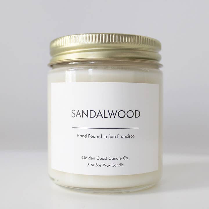 Bougie en cire de soja 8 oz au bois de santal pour la vente par Golden Coast Candle Co.