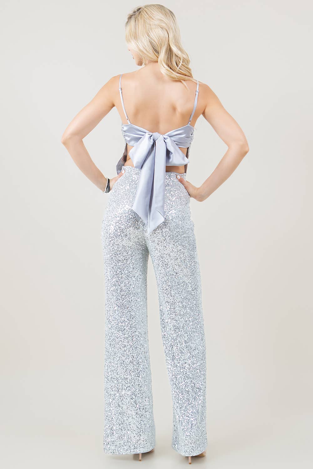 Miss Avenue - Wholesale Set met top en broek (GEEN Loungewear) - Dames - SM5763 Broekset met lovertjes en striksluiting aan de achterkant en wijde broekspijpen6