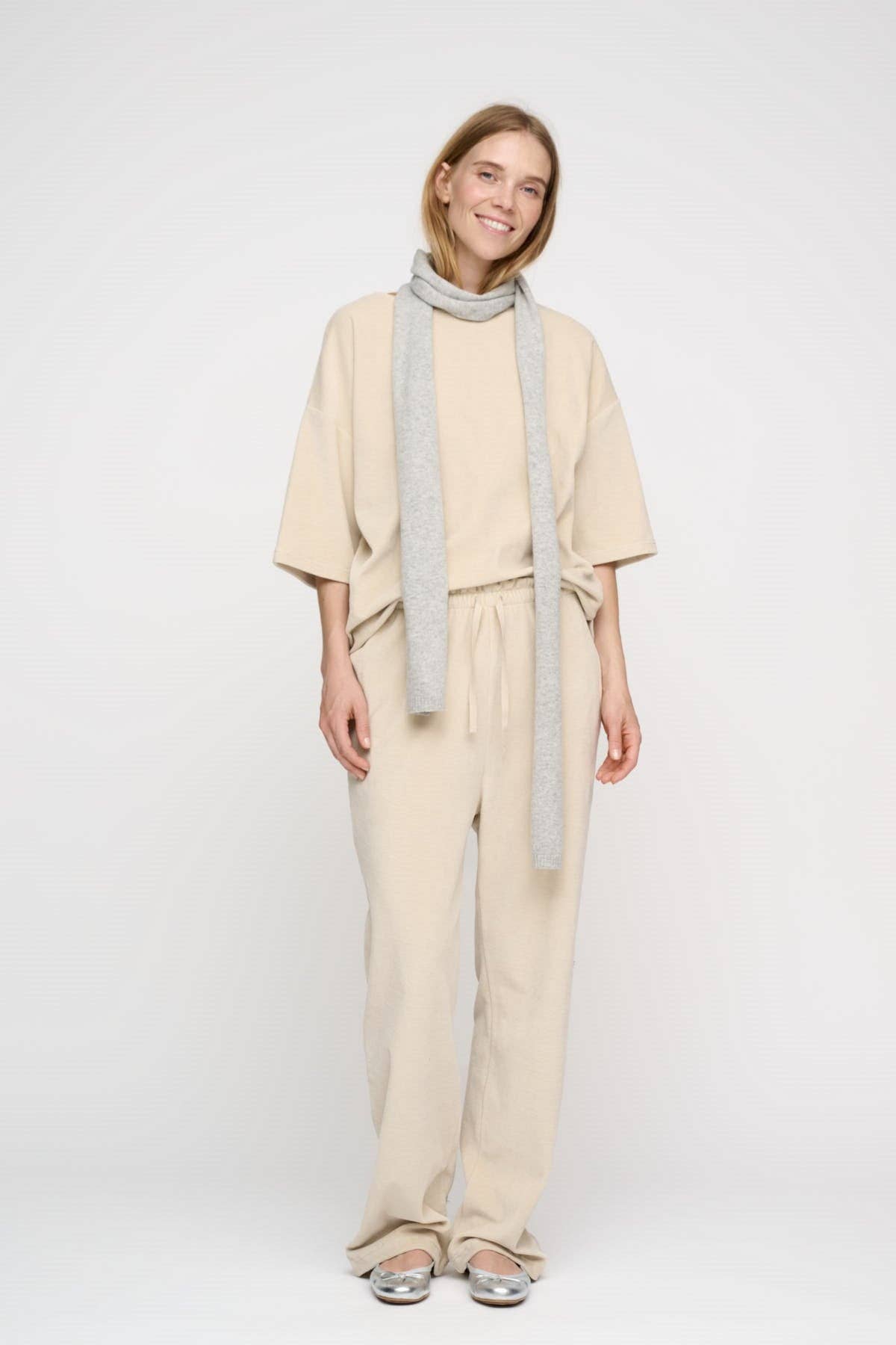 pure beige sonja pants velvet for wholesale on Faire5