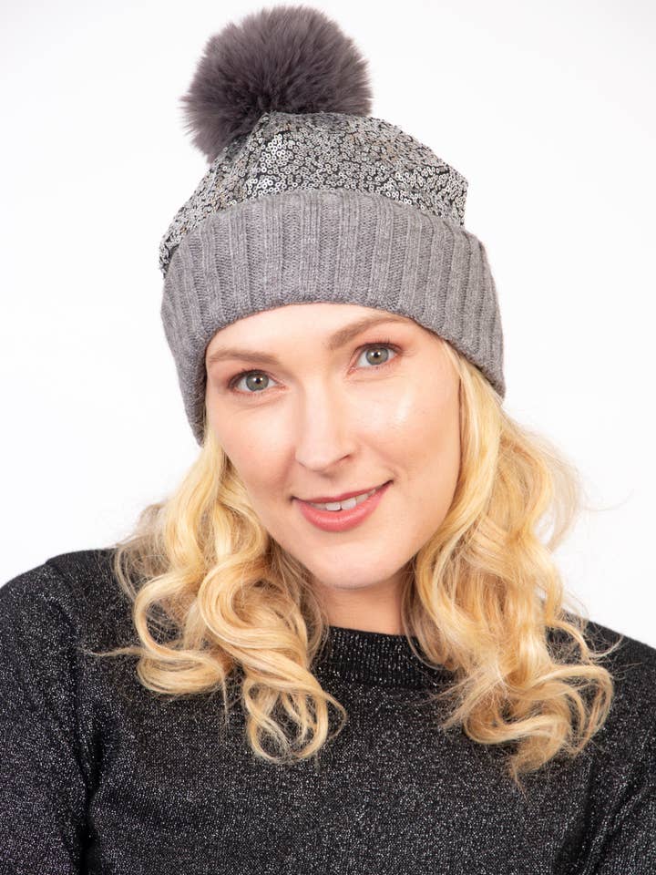 Harper pompommössa med paljetter - Silver för wholesale av Sarta Accessories
