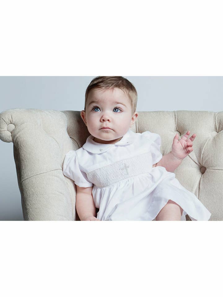 Julius Berger & Carriage Boutique - Wholesale Jurk - Baby - Baby meisjes doopjurk met gesmokte kruis5