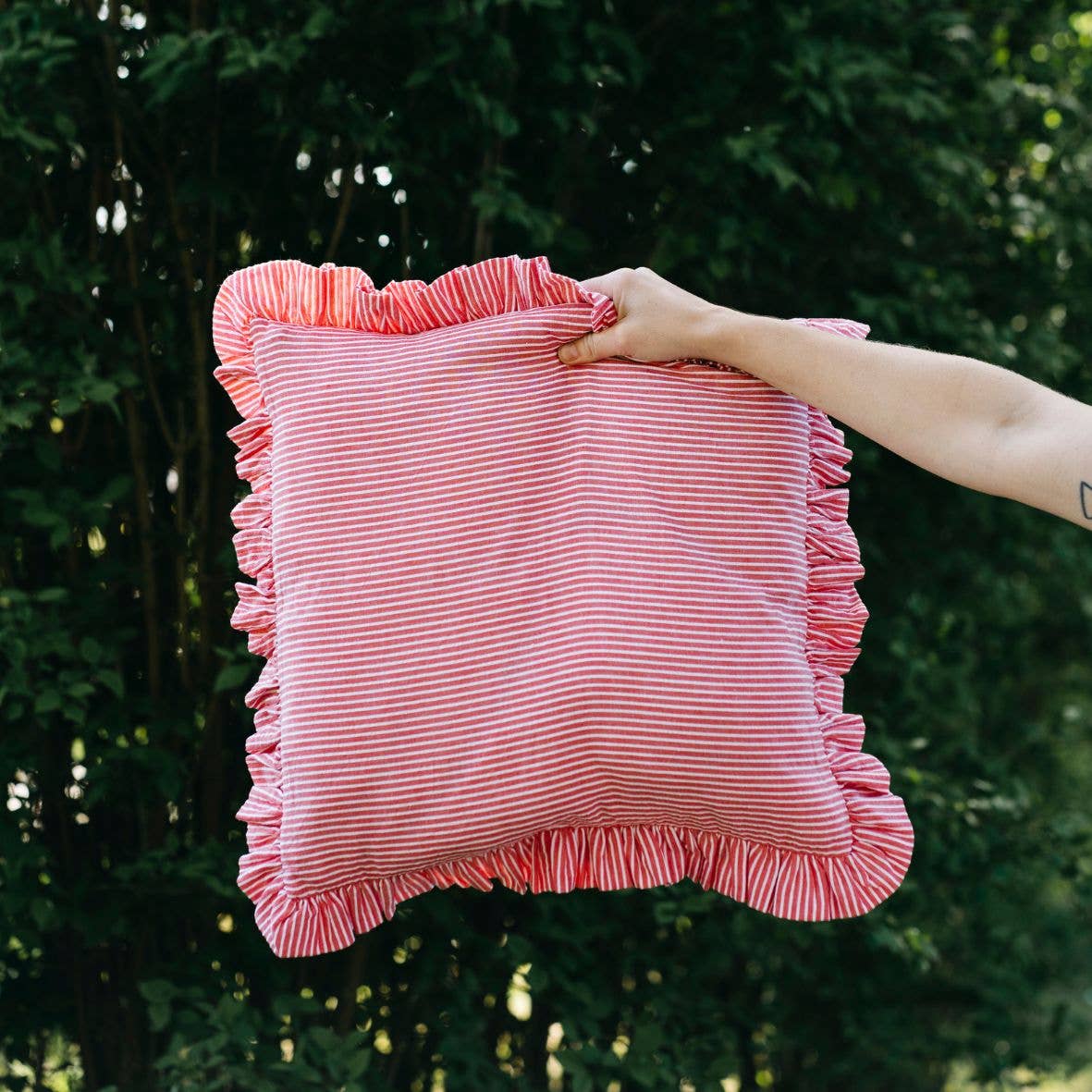 OMOM - Wholesale Throw/Decorative Pillow - OMOM Cushion Cover / Sofa Cushion in Organic Cotton - Ruffle6