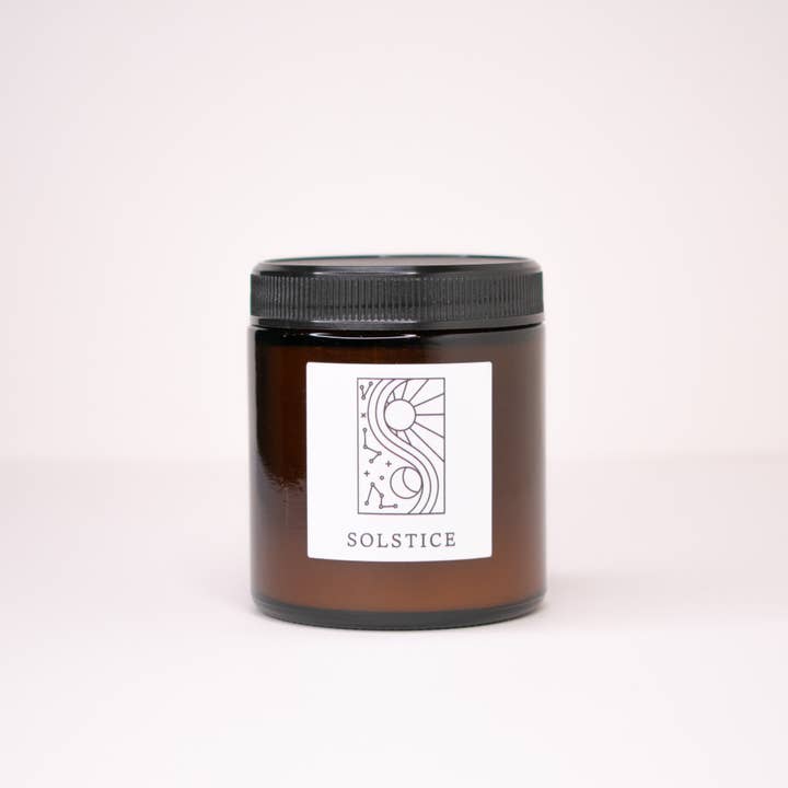 Candela in barattolo ambrato, piccola, fragranza fine, Solstice, 3,4 once per la vendita all'ingrosso da parte di Herland Home