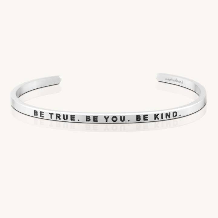 Sii vero. Sii te stesso. Sii gentile. - braccialetto con citazione ispiratrice per la vendita all'ingrosso da parte di MantraBand