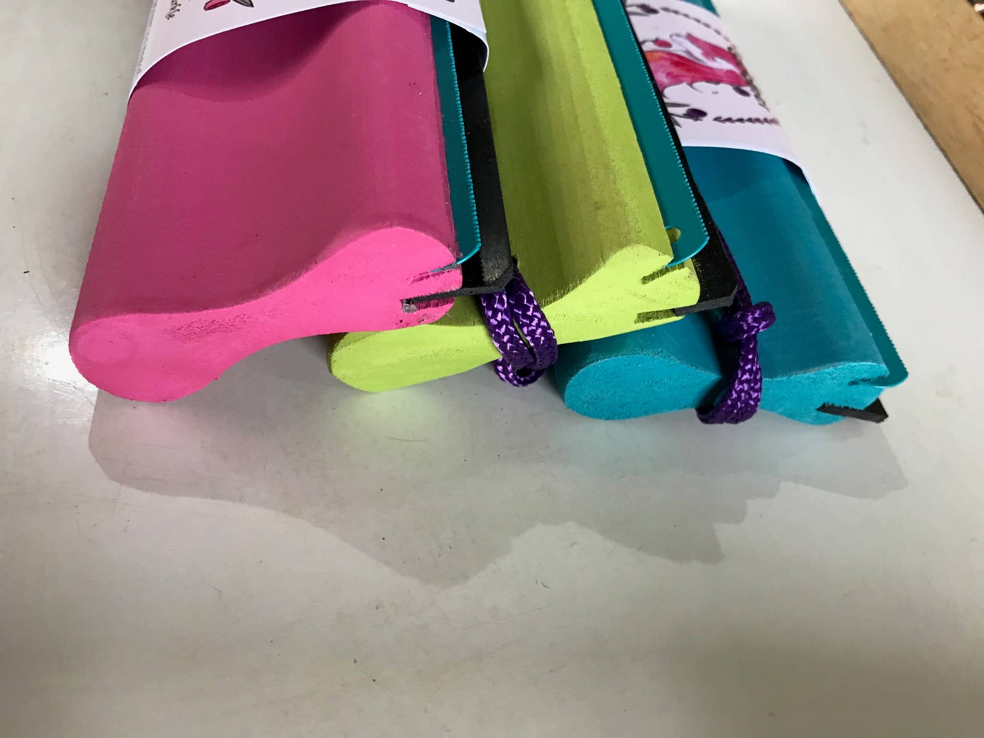 Parallax Plastics LTD – wholesale Pet grooming tool – Dog – Hair shedding tool "Unicorn Groomer" for malting pets/ horse8