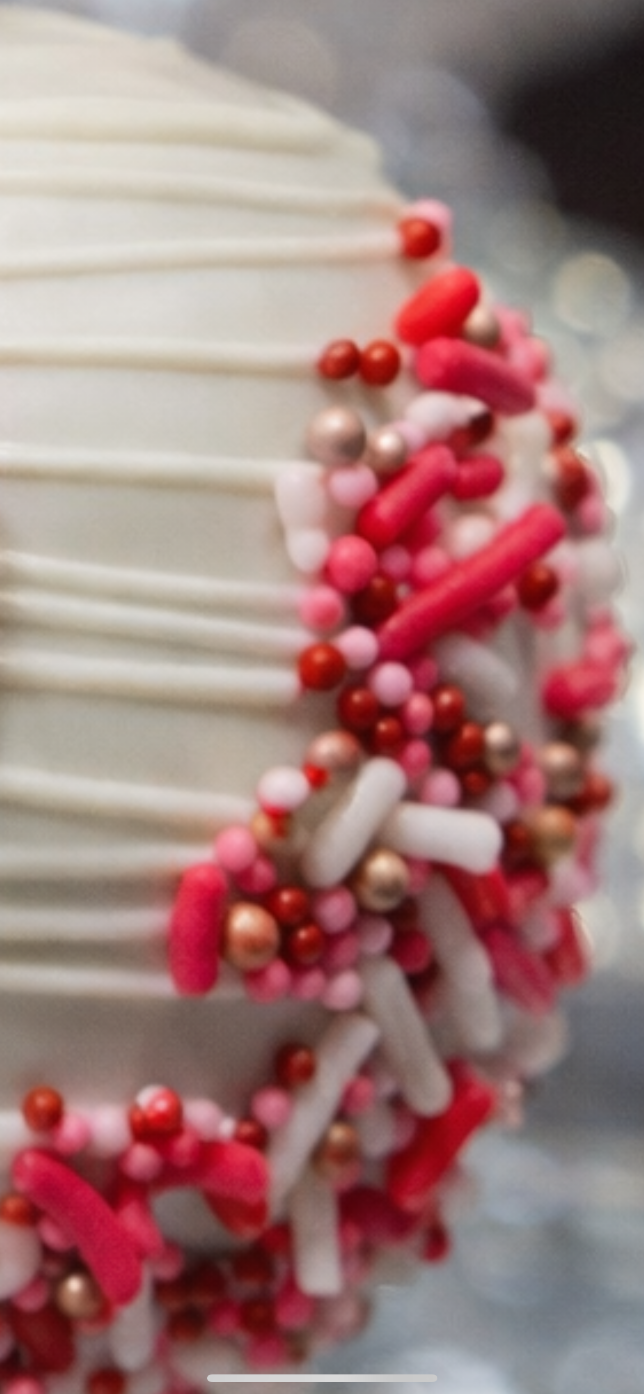 Simply Amazing Apples - Wholesale Chocolate Covered Sweets - 💋 Valentine’s Day Gourmet Caramel Apple | White Chocolate T1