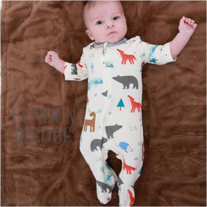 Assortiment de pieds dans les bois pour la vente par London Bridge & Maison Chic