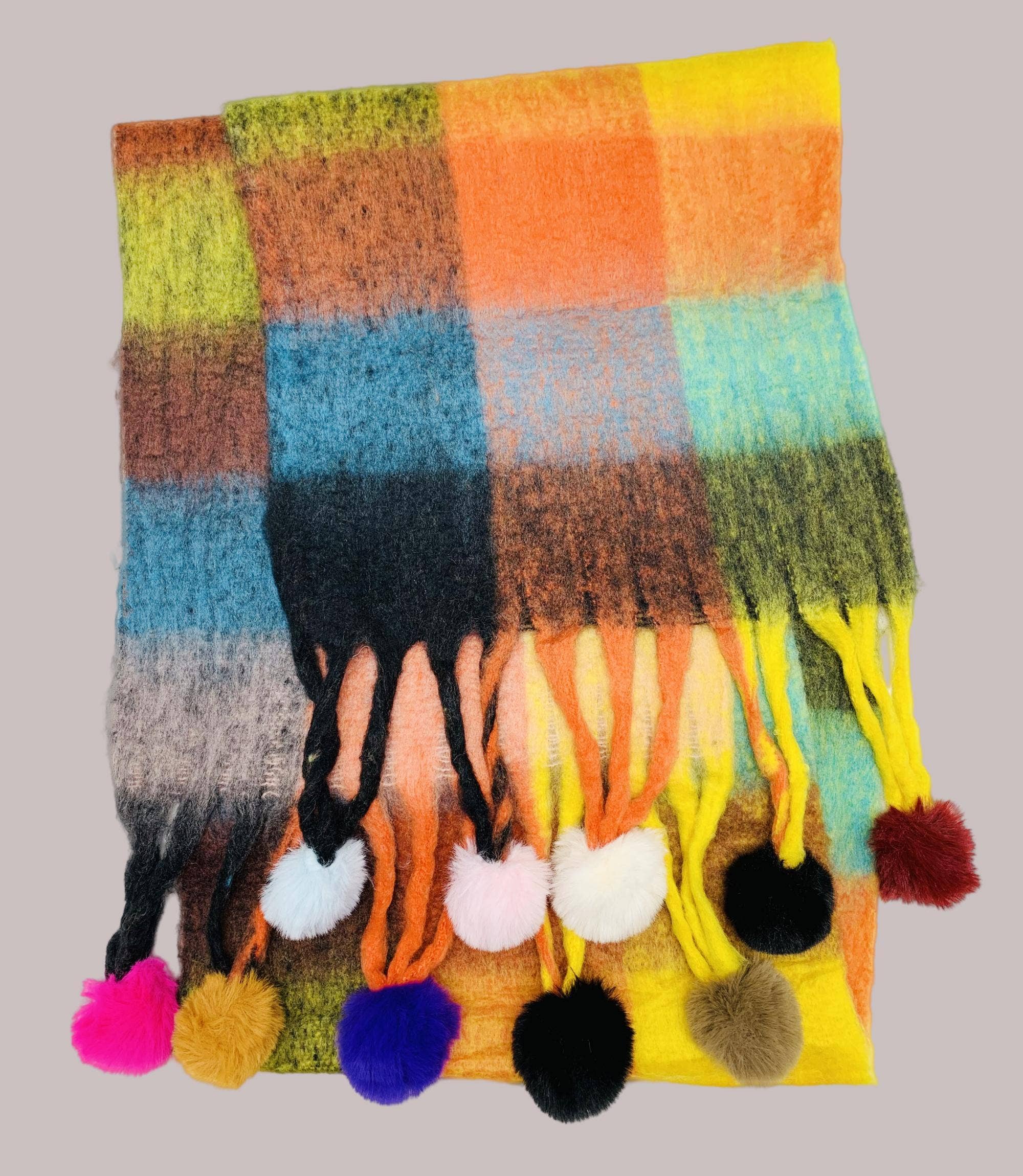 JC Sunny Fashion – Engroshandel Tørklæde - Dame – JC023504 farverigt ternet fuzzy tørklæde med pompoms1
