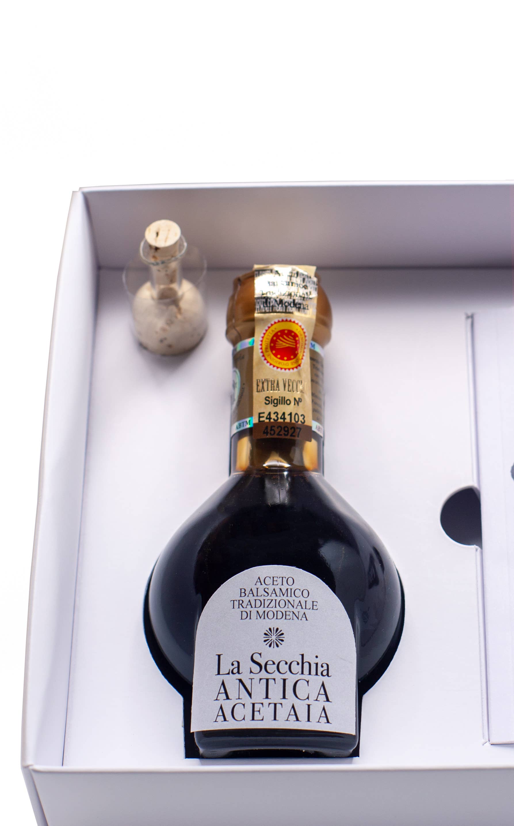 La Secchia Antica Acetaia online – Großhandel Essig – TRADITIONELLER BALSAMICO-ESSIG AUS MODENA g.U. 60 Jahre4