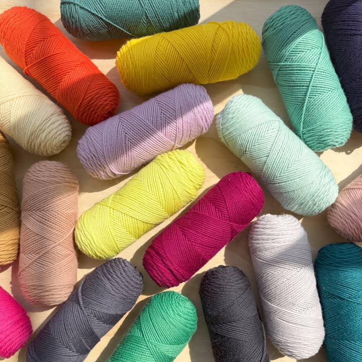 Kelbourne Woolens - Wholesale Yarn - Germantown DK: 100% N. American wool yarn