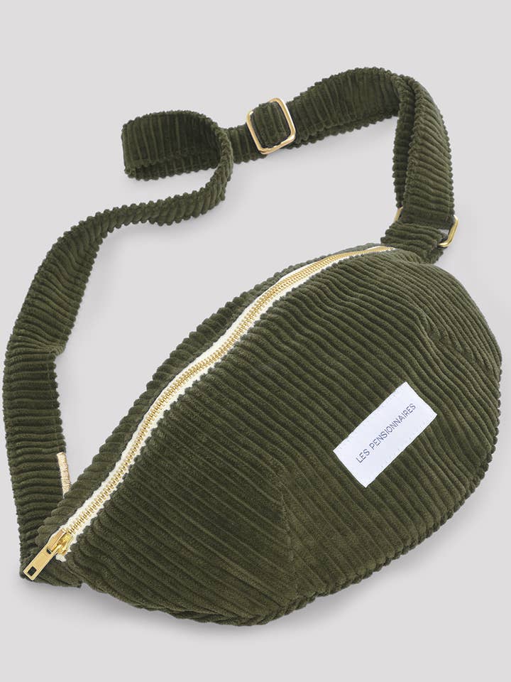 Sac banane en velours de coton Vert câpre pour la vente par Les Pensionnaires