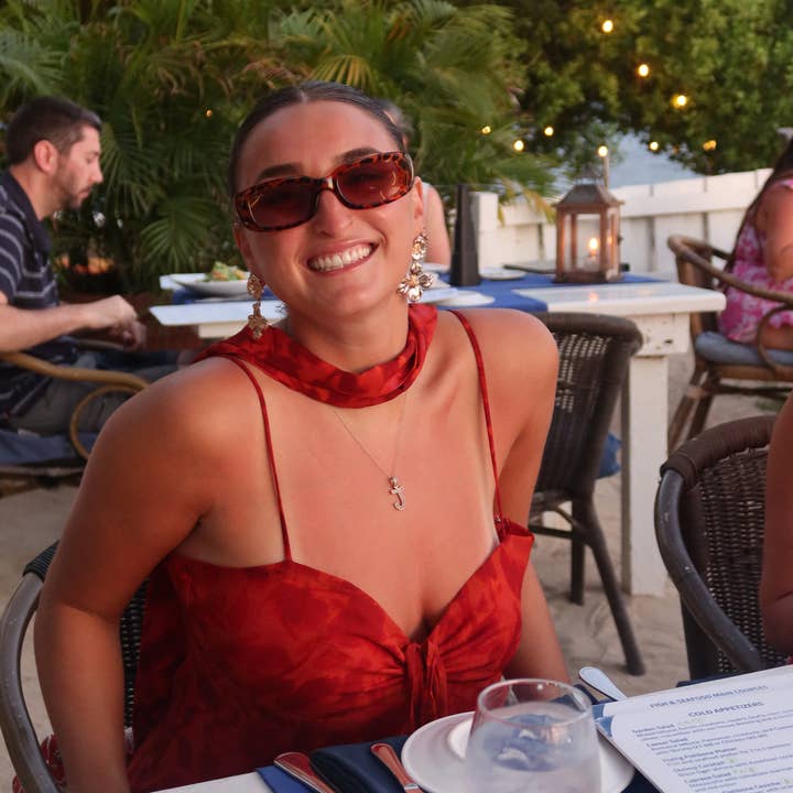 Wavey | Sunglasses - Wholesale Sunglasses - Women's - Scorpion Tortoise Brown Women's Sunglasses3