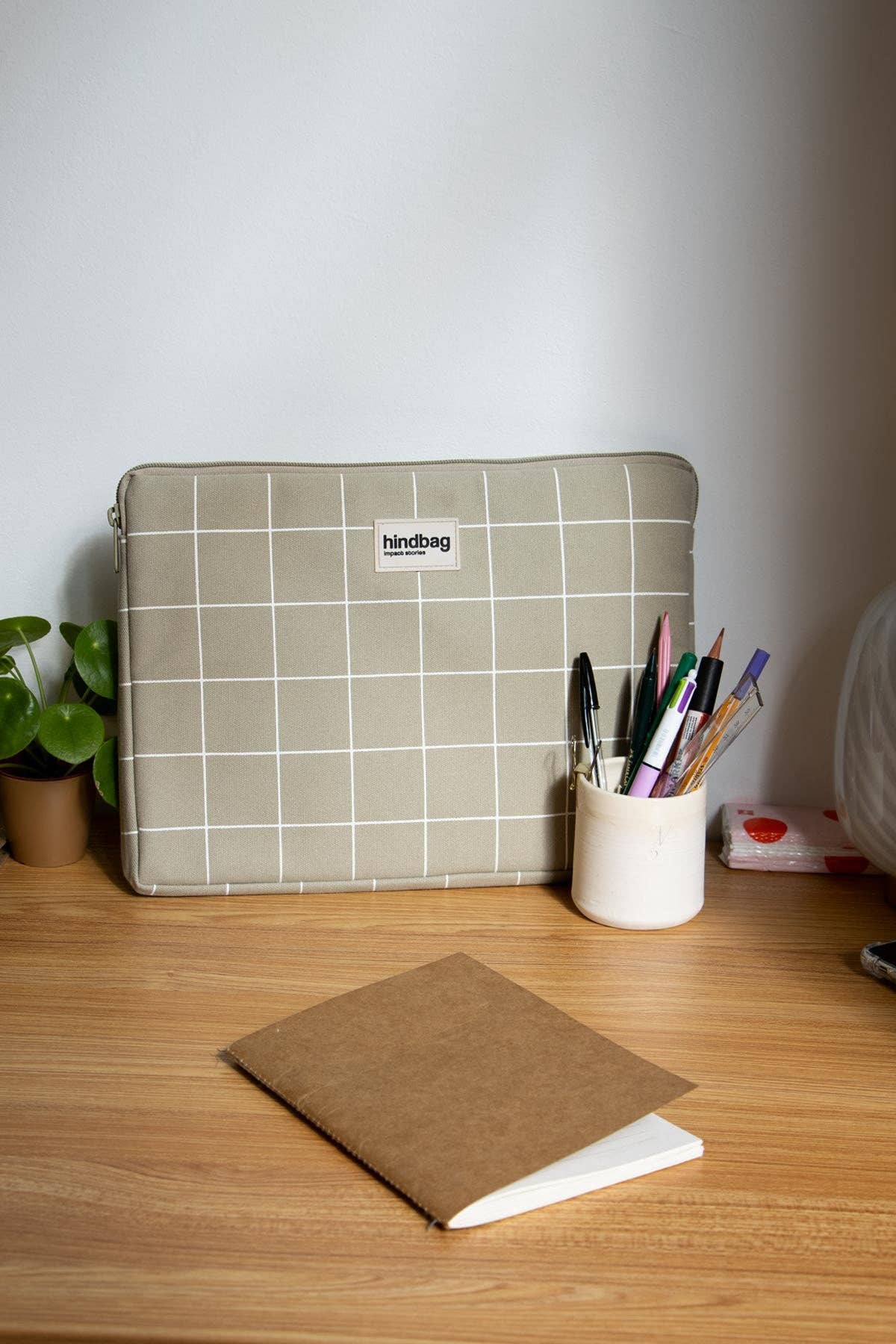 Hindbag - Wholesale Laptop/Tablet Case - Women's - Ava Checkered Laptop Sleeve in Clay Green/White