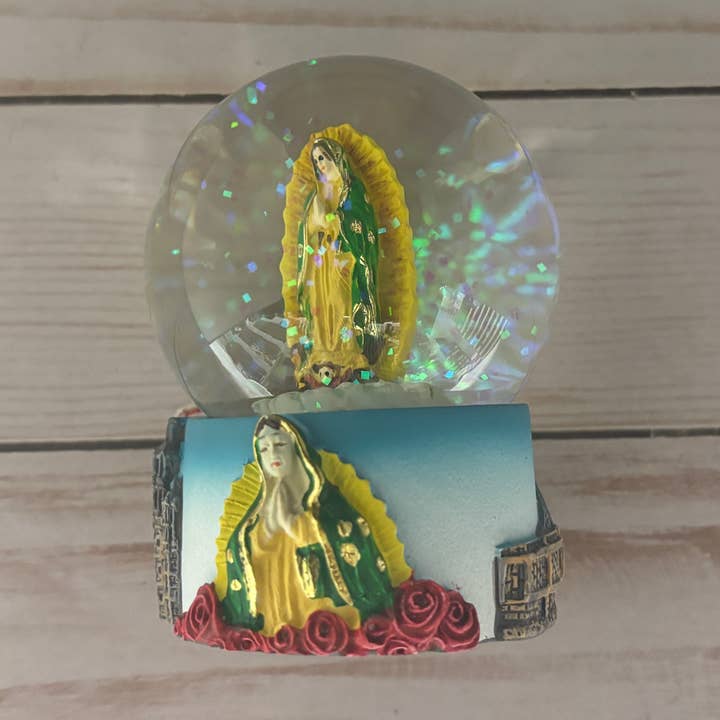 Palla di Neve della Vergine di Guadalupe – Figurina in Resina Dipinta a Mano per la vendita all'ingrosso da parte di Viva Greetings