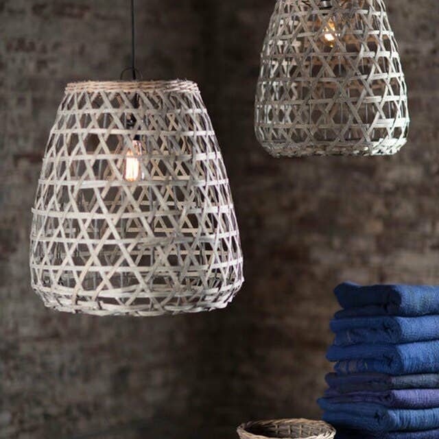 Vagabond Vintage - Vendita all'ingrosso Paralumi - PARALUME PENDENTE IN LEGNO SCHEGGIATO GRIGIO LAVAGGIO - GRANDE1