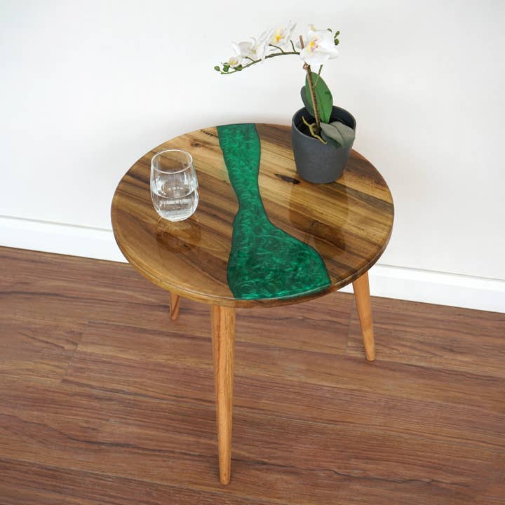 Ultimate Premium Products – wholesale Soffbord – Live Edge River Green harts runt soffbord - epoximöbler6