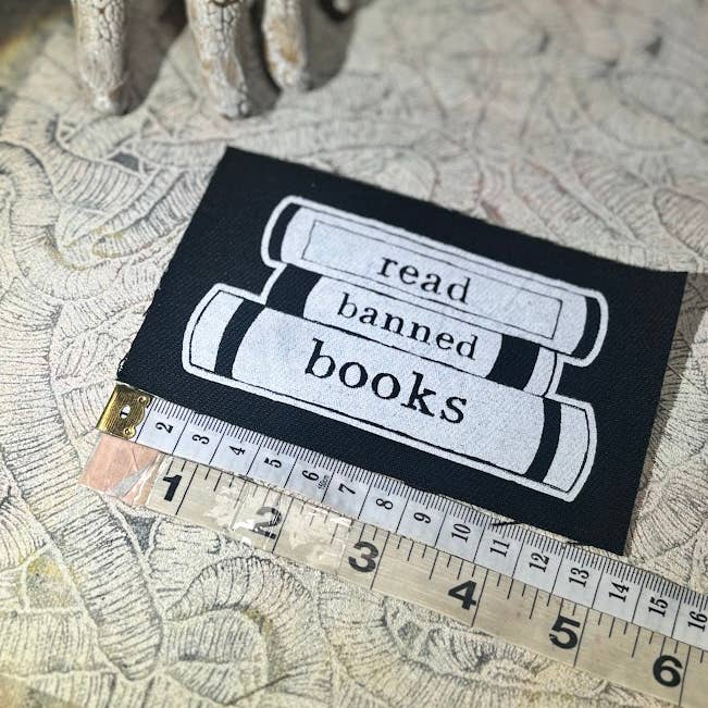 Three Raccoons - Vente Écusson - Lire des livres interdits patch,2