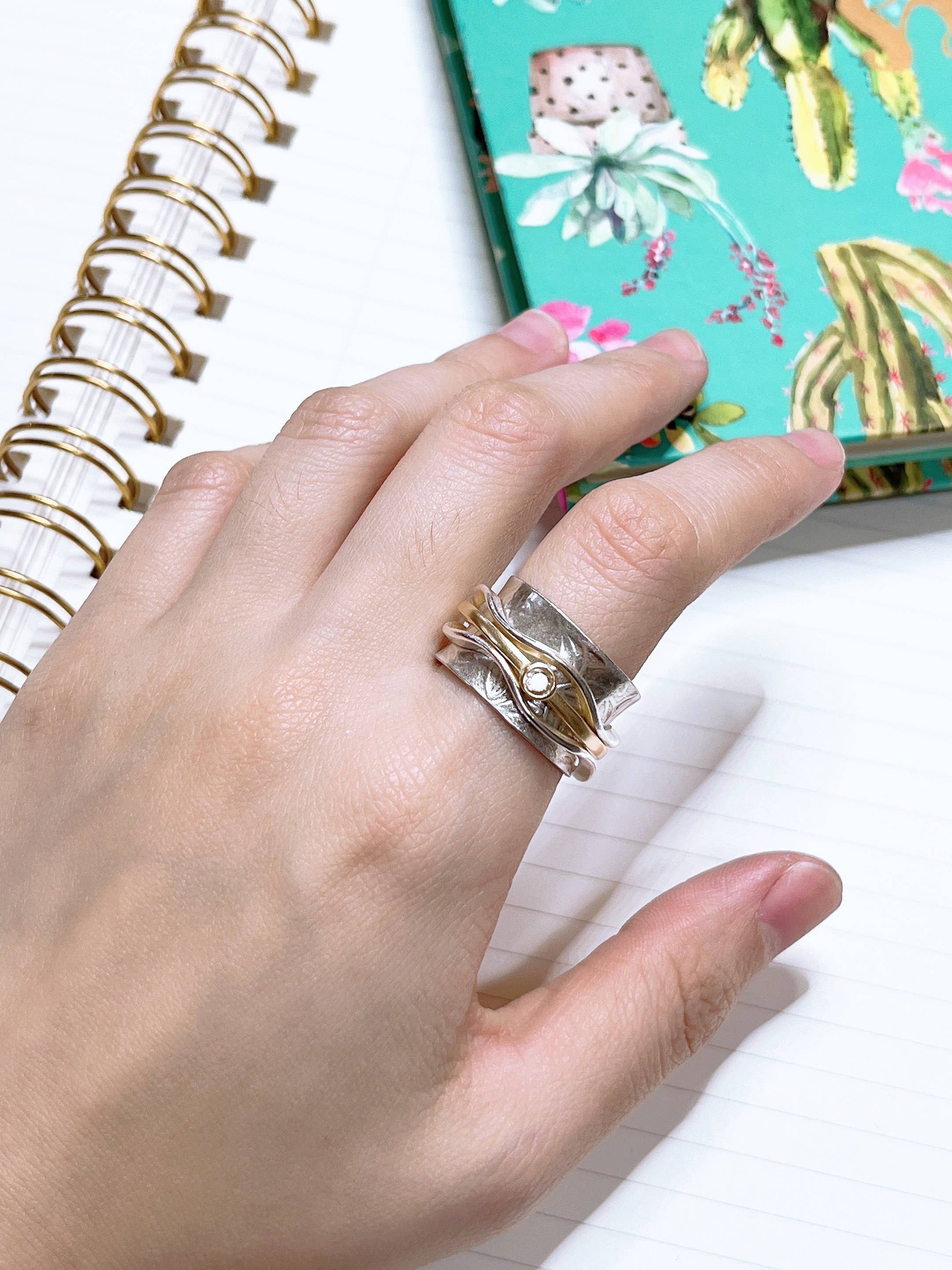 Zoey Simmons - Wholesale Multi-Stone Ring - CZ Raised Texture Spinner Ring - SF1