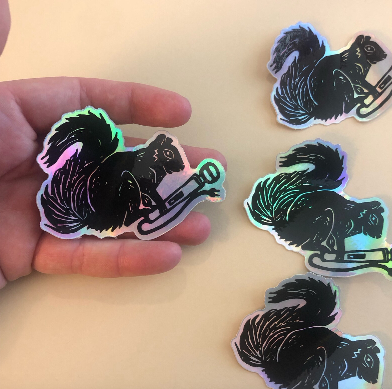 Critter Butts – Adesivo por atacado – Autocolante de Esquilo Good Vibe - Vinil à Prova de Intempéries, Holographic2