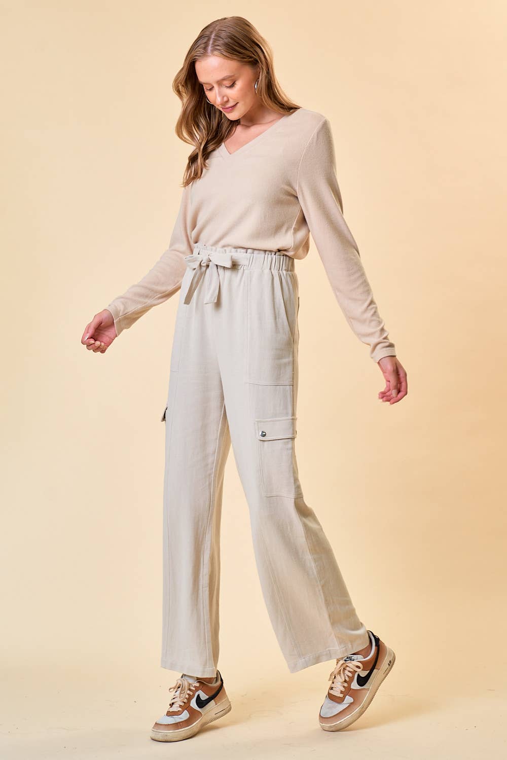 Doe and Rae - Wholesale Broek - Dames - BROEK MET STRIKSLUITING EN CARGOZAKKEN - 8740P1