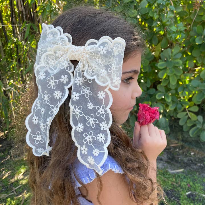 Nœud à Cheveux Oversize Crème Classique pour la vente par little lemons