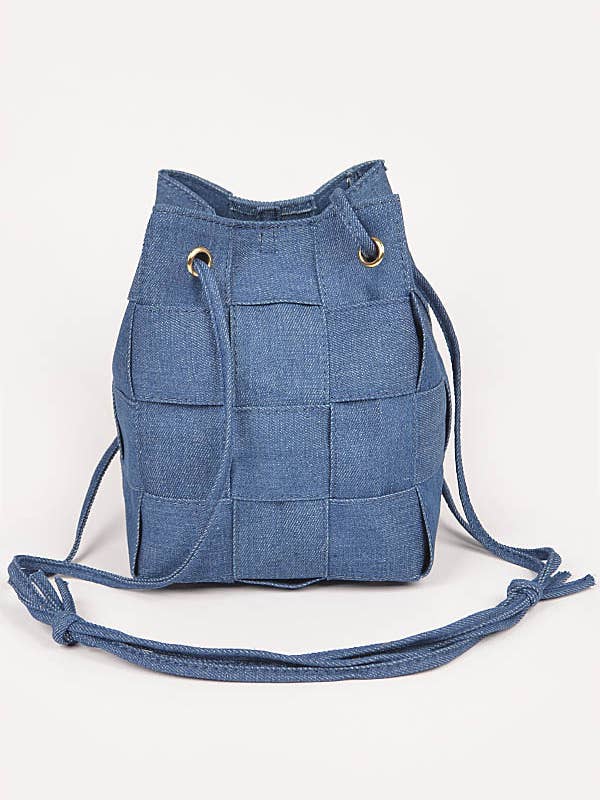 Sac seau en jean tressé pour la vente par Shop Neighbors