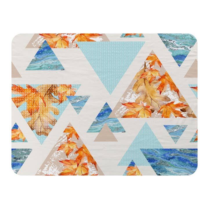 Trianglar med lönn, ekblad, marmor (Filt) för wholesale av Benjamin Tate Design