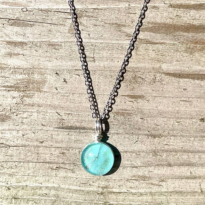 Flame Work Designs - Glass Jewelry – wholesale Pendant/charm necklace – Round Dichroic Glass Pendant - Light Blue
