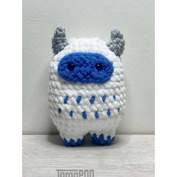 TOMOPOD LLC - Wholesale Christmas Decoration - Crochet Abominable Snowman Plushie Toy, Christmas Decor Gift