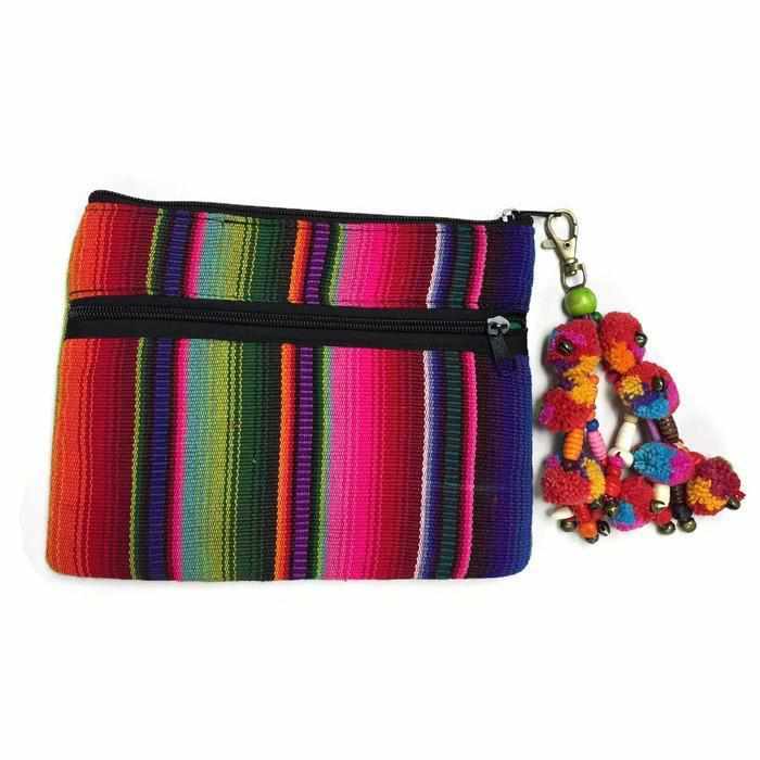 Lumily – Engroshandel Nøglering - Dame – Pom Pom nøglering med perler og skaller | Håndlavet i Thailand1