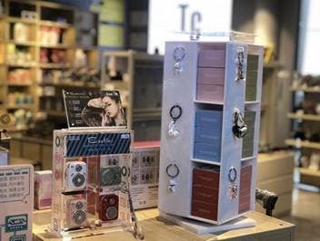 Anew International Corp. - Wholesale Retailer Display - Accessories - ACRYLIC TOWER DISPLAYER (MTMD5) - HOLDS 12 X 3 (36 ITEMS)8