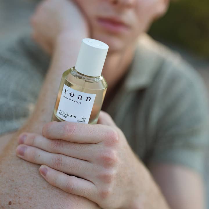 Roan Fragrances - Wholesale Perfume/Eau de Toilette - Porcelain Pulse Eau De Parfum | Darjeeling Tea, Fruity Amber5