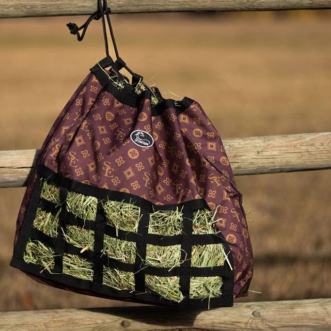 Schulz Equine - Vente Équipement d’équitation - Sac à foin Happy Trailer en nylon 600D résistant14