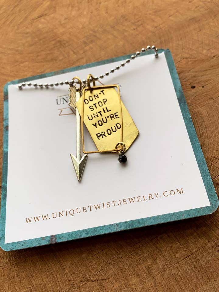 Collier pendentif Ne s'arrête pas jusqu'à ce que vous êtes fier pour la vente par Unique Twist Jewelry