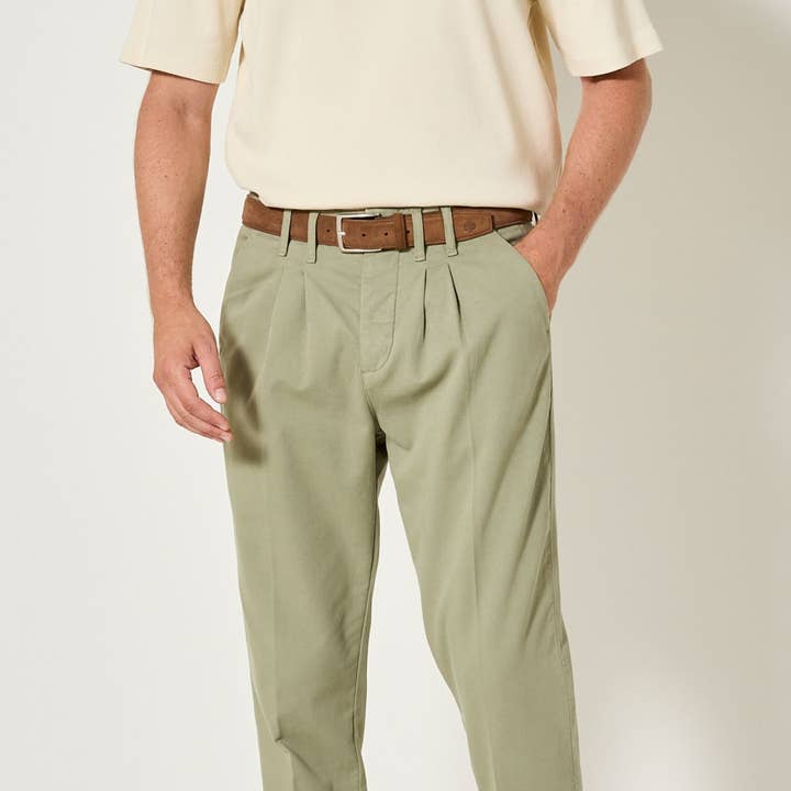 Pantaloni a pieghe Closer Salvia per la vendita all'ingrosso da parte di JAQK