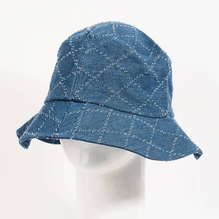 Chapeau seau en jean à carreaux pour la vente par Collections by Fame Accessories