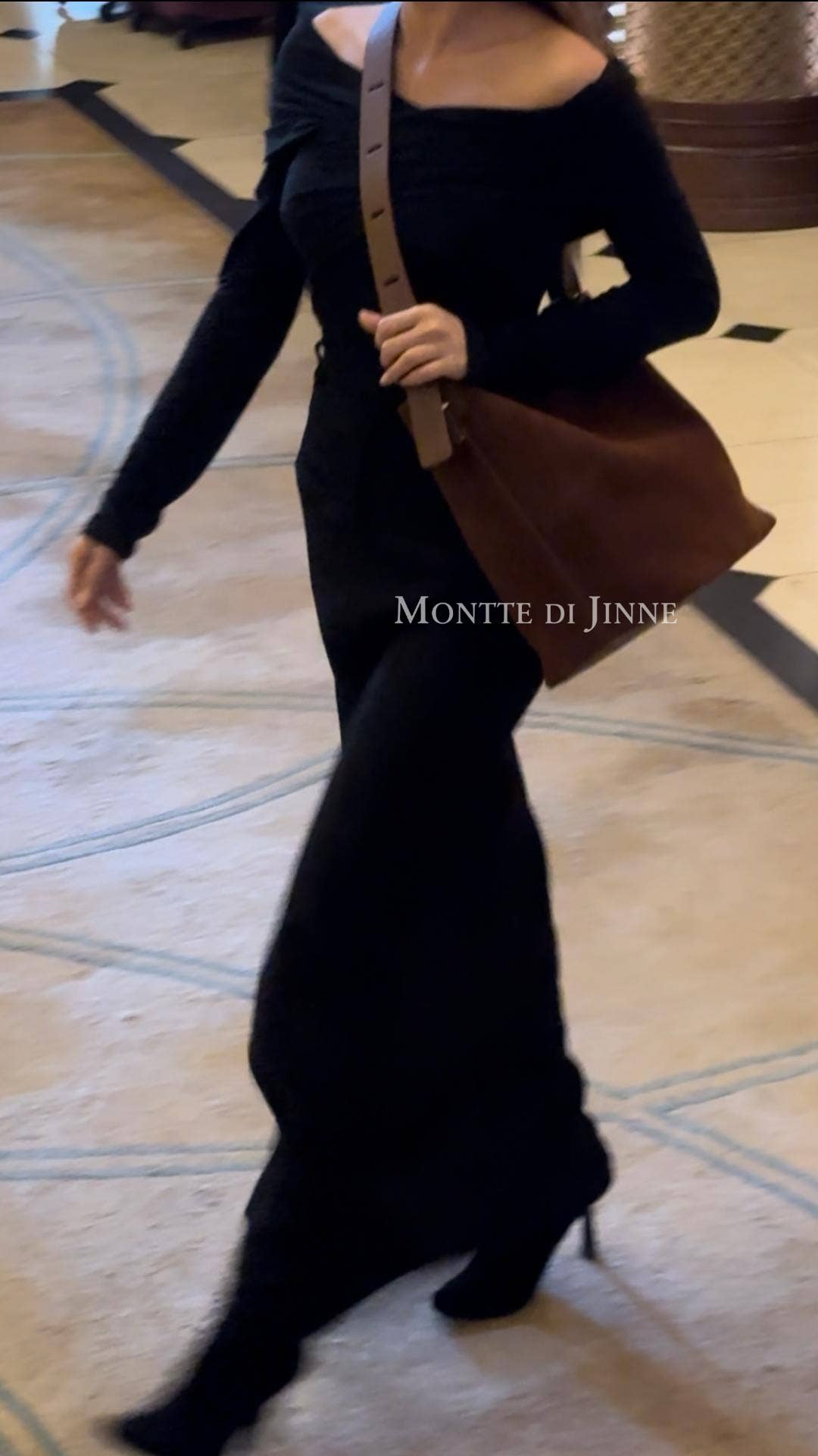 MONTTE DI JINNE – Engroshandel Skuldertaske – til kvinder – Italiensk ægte læder skuldertaske i minimalistisk ruskind8