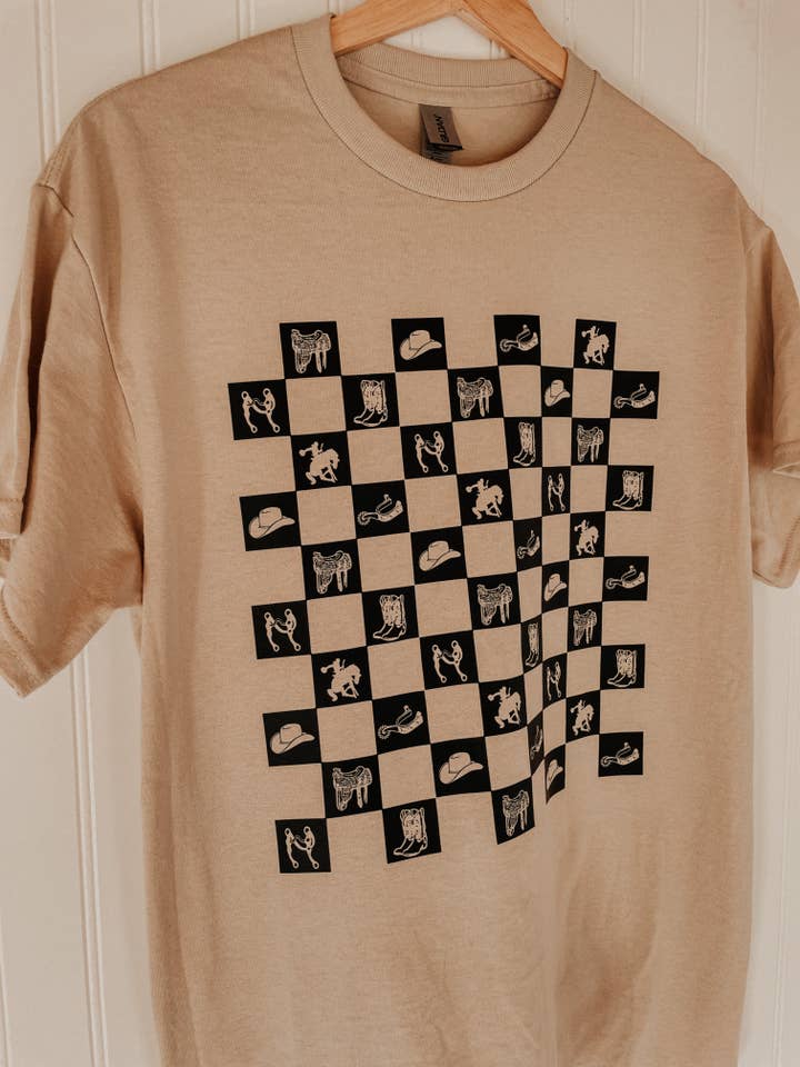 T-shirt graphique Western Checker Board pour la vente par Rustic Runaway LLC