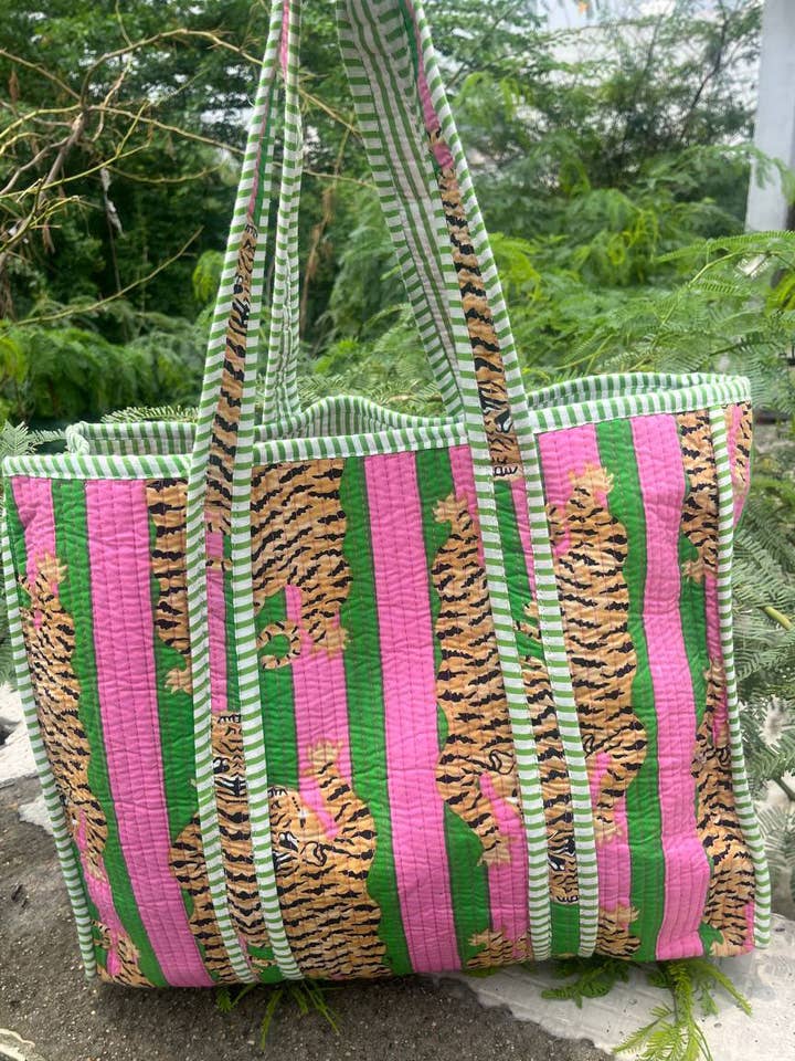 Borsa da mercato da donna trapuntata in cotone stampato con tigre indiana per la vendita all'ingrosso da parte di bhavnas boutique
