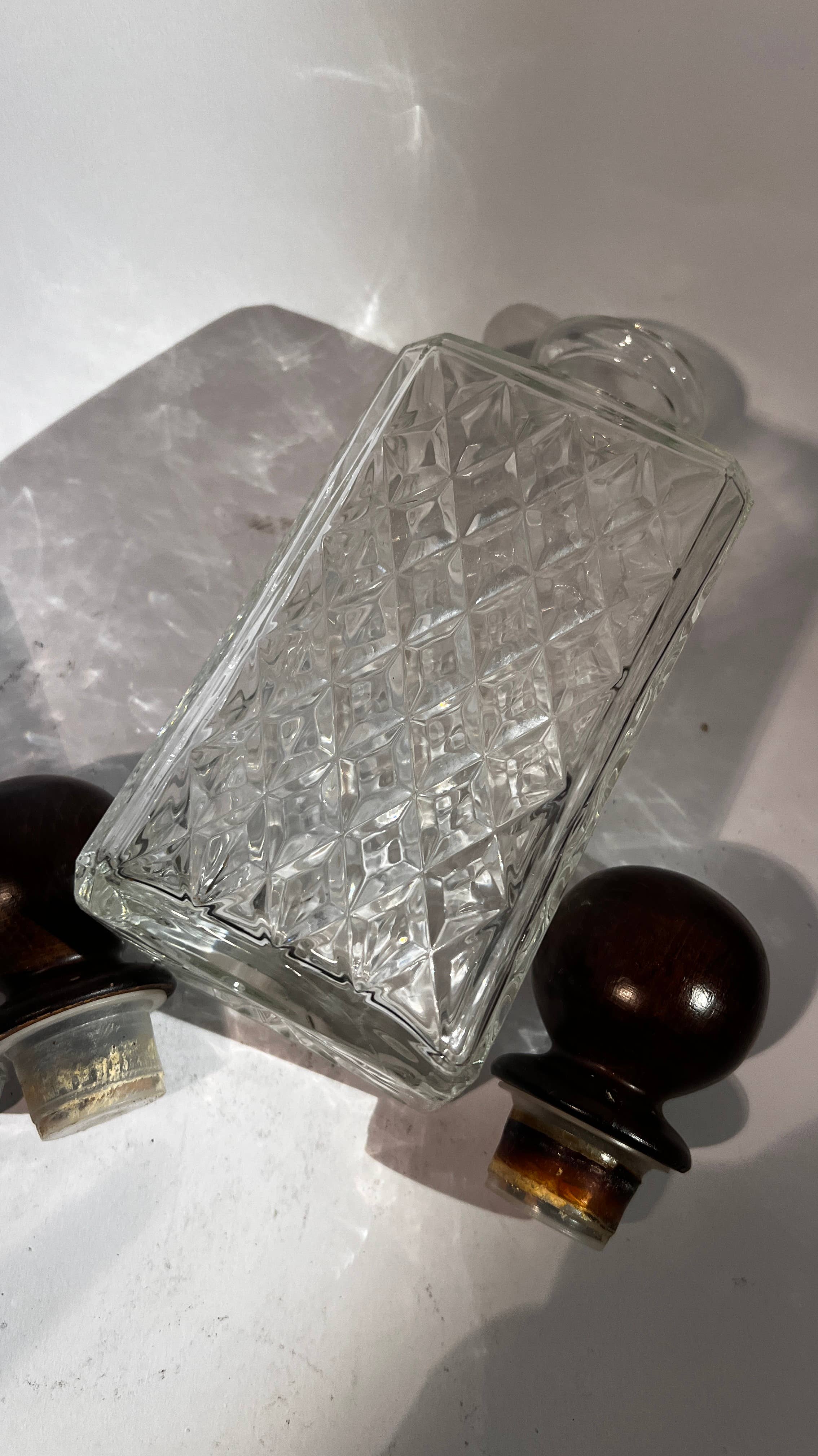 DADA Novecento – Jarra decorativa por atacado – Par de garrafas de cristal boêmio com tampa11