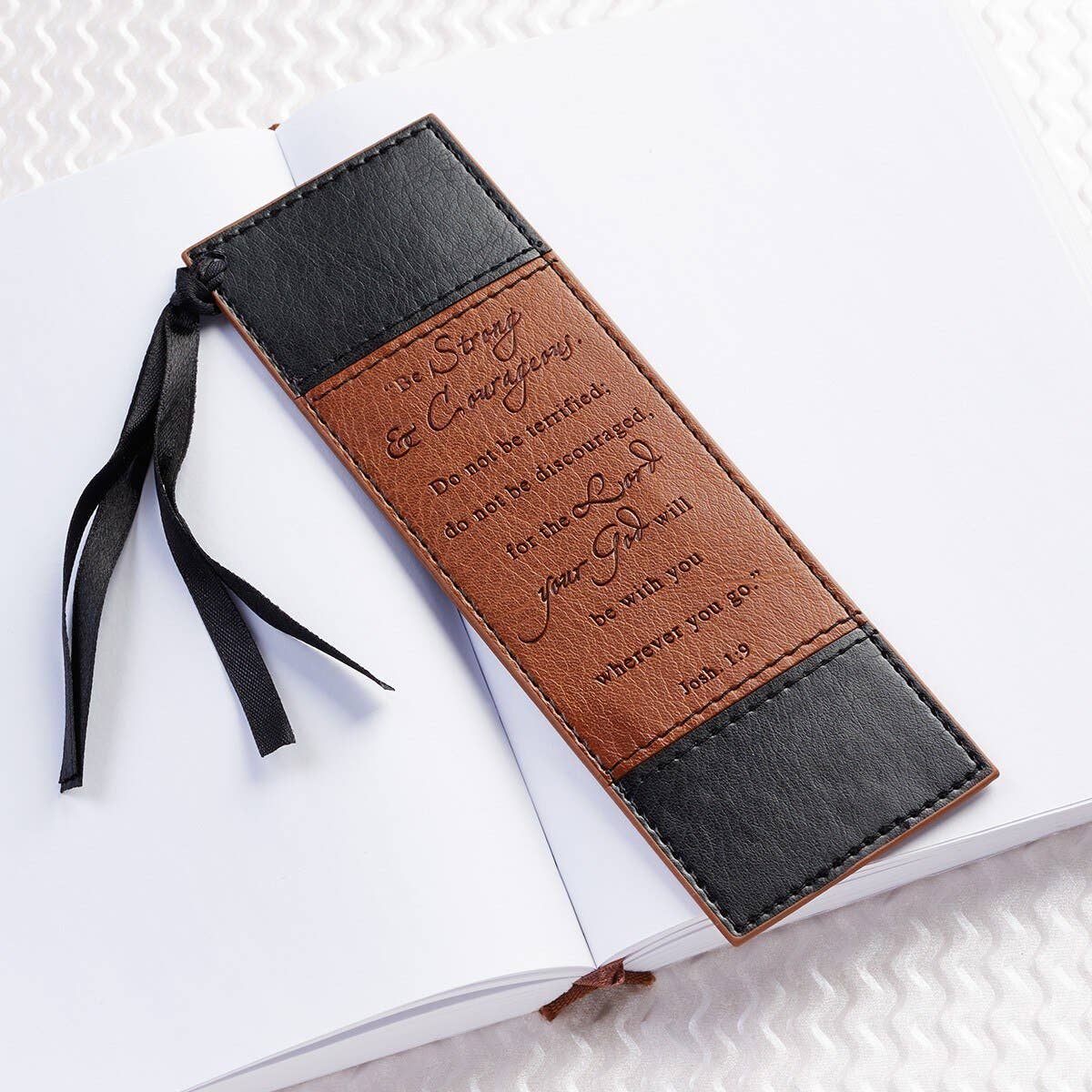 Christian Art Gifts - Wholesale Bookmark - Bookmark Faux Leather Black/Brown Be Strong Josh. 1:91