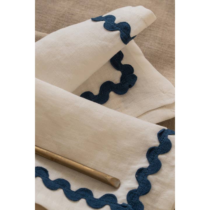 Live Linen - Wholesale Dinner & Cloth Napkin - Blue Lace Trim Linen Napkin – Elegant Dining1