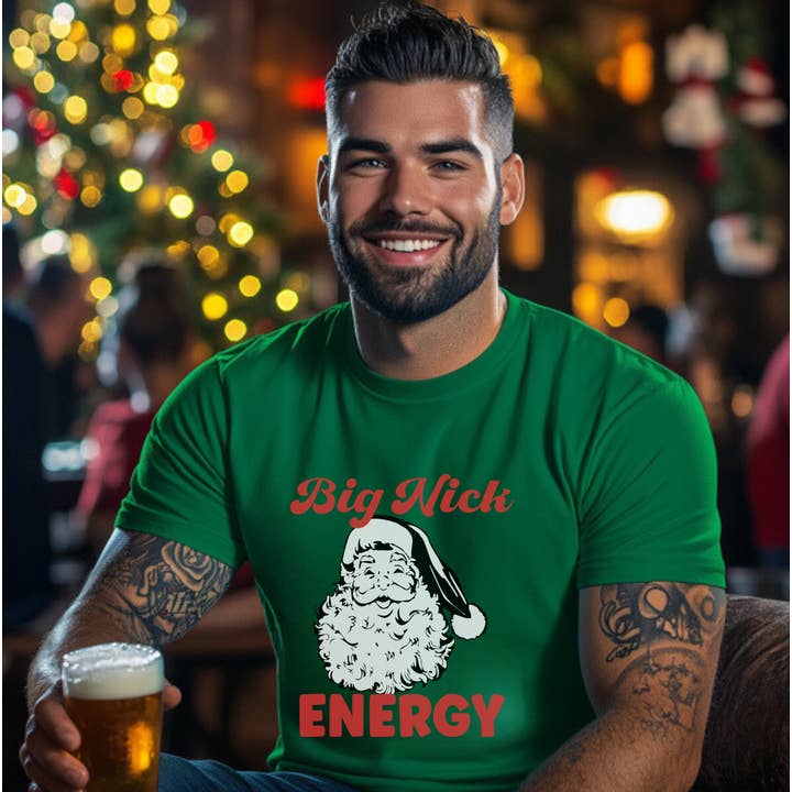 Grande Energia di Nick, Maglietta di Babbo Natale per la vendita all'ingrosso da parte di Say It With a Shirt