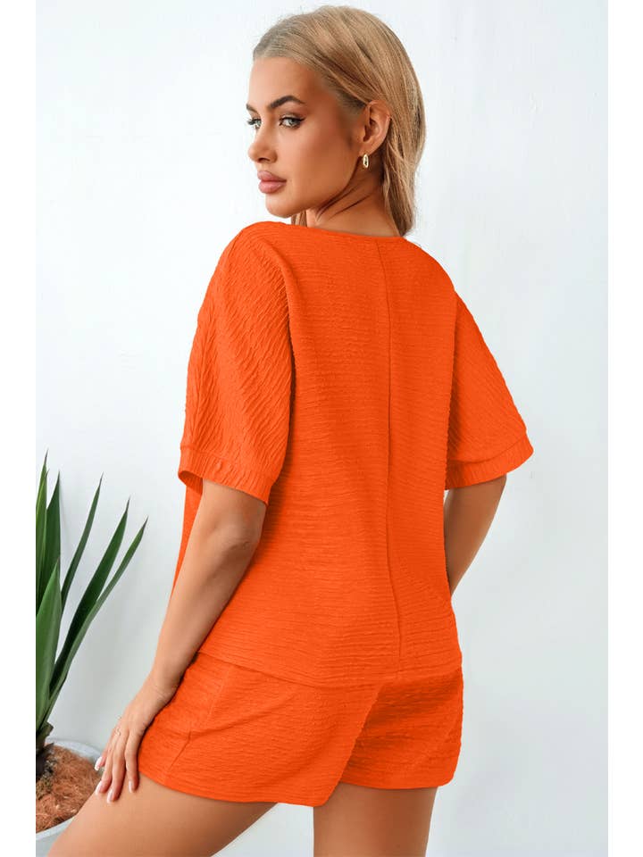 LA Society - Vente Ensemble de vêtements d'intérieur – femme - Ensemble de détente avec t-shirt texturé à col en V et short taille haute1