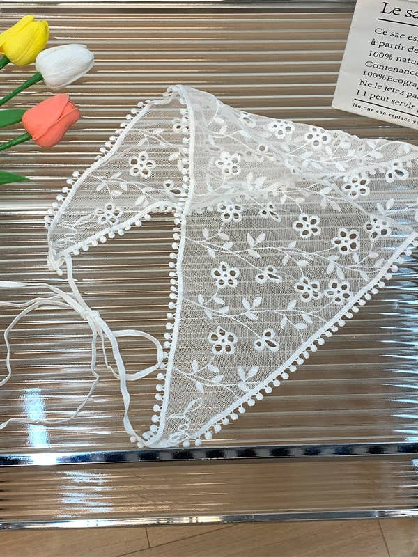 Witte vintage haarband met bloemenkant voor wholesale door Funkyrel® Atzbranding Limited