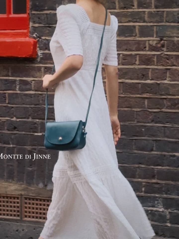Elegant Italian Genuine Leather Crossbody Flap Bag for wholesale by MONTTE DI JINNE