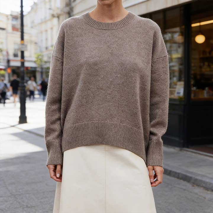 Pull ample uni simple pour la vente par Lily Clothing