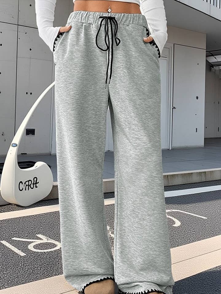 PANTALON À CORDON DE SERRAGE AVEC BLOCS DE COULEUR ET TAILLE ÉLASTIQUE pour la vente par NINEXIS